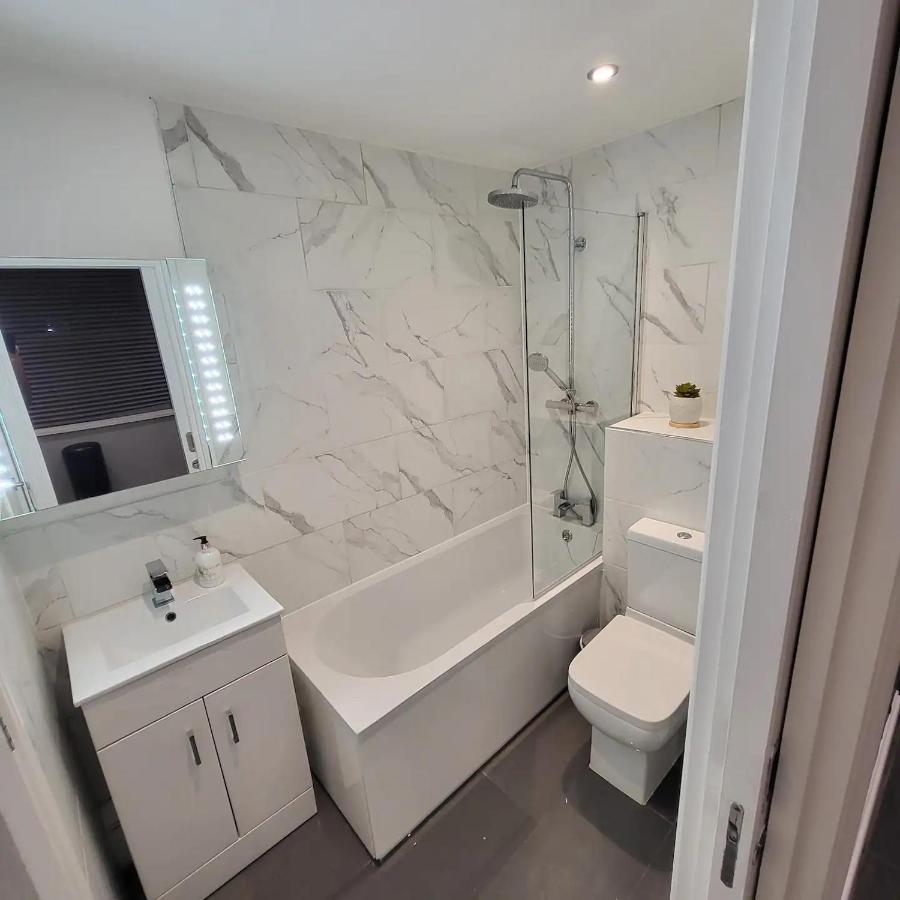 Beautiful Brighton Apartment, 5Min Walk To Beach ภายนอก รูปภาพ