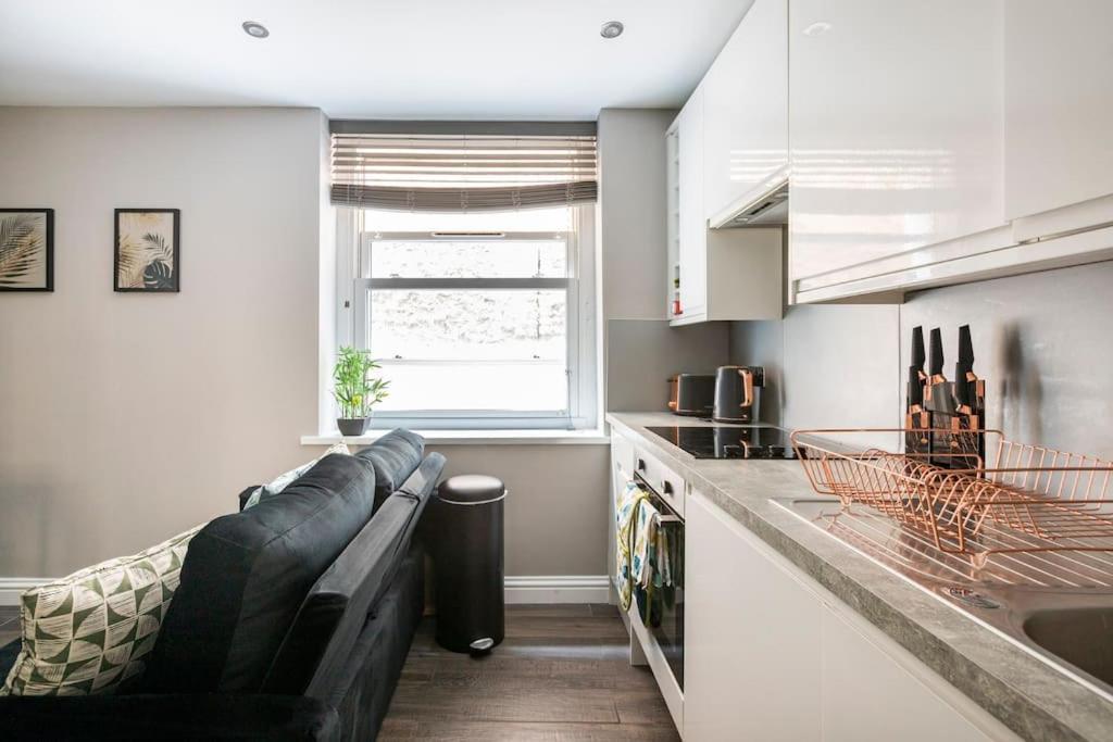 Beautiful Brighton Apartment, 5Min Walk To Beach ภายนอก รูปภาพ