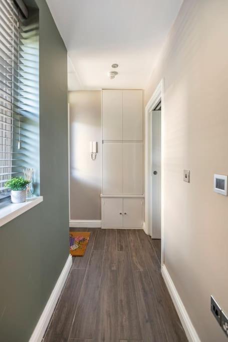 Beautiful Brighton Apartment, 5Min Walk To Beach ภายนอก รูปภาพ
