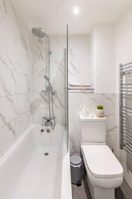 Beautiful Brighton Apartment, 5Min Walk To Beach ภายนอก รูปภาพ