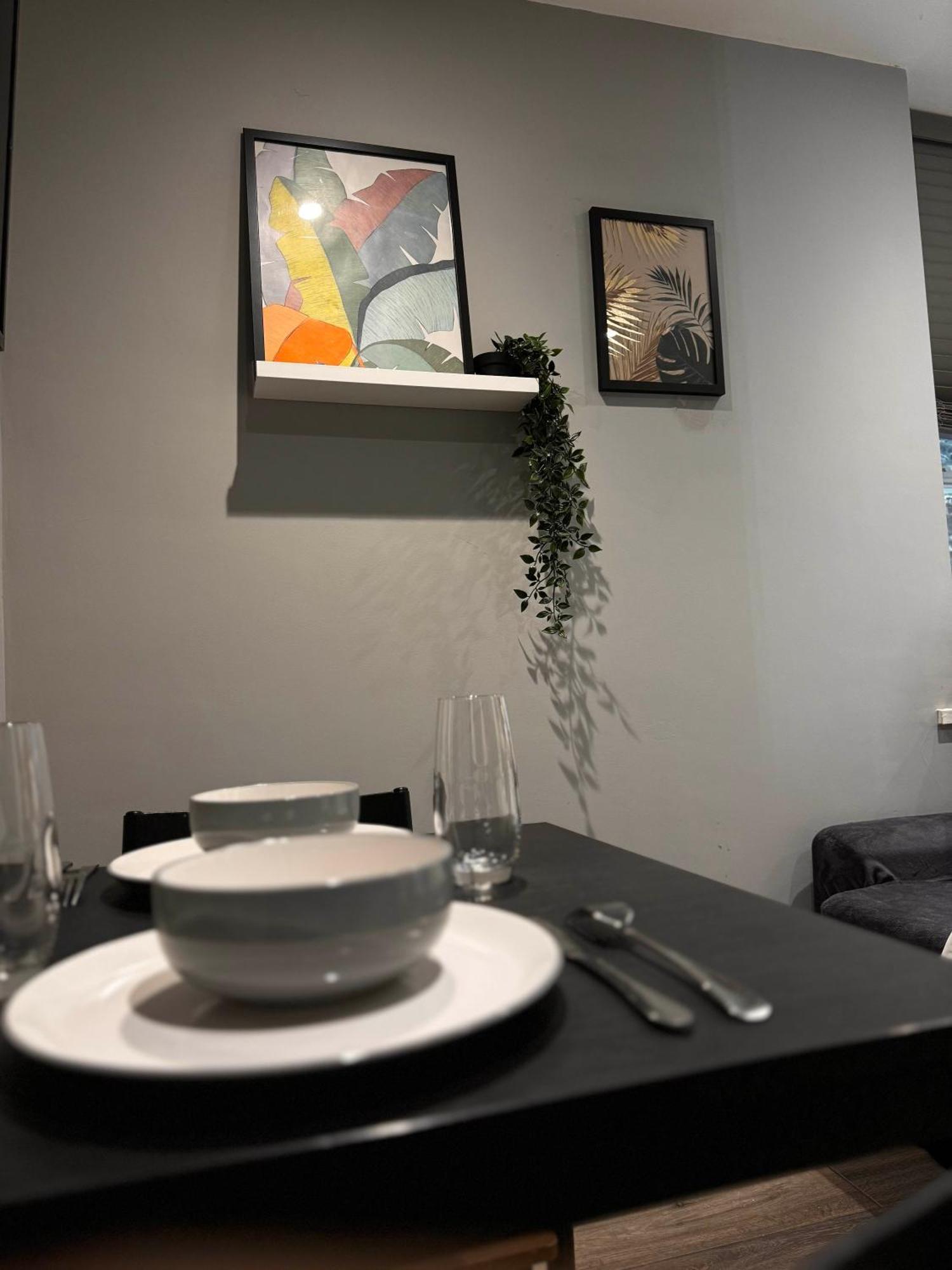 Beautiful Brighton Apartment, 5Min Walk To Beach ภายนอก รูปภาพ