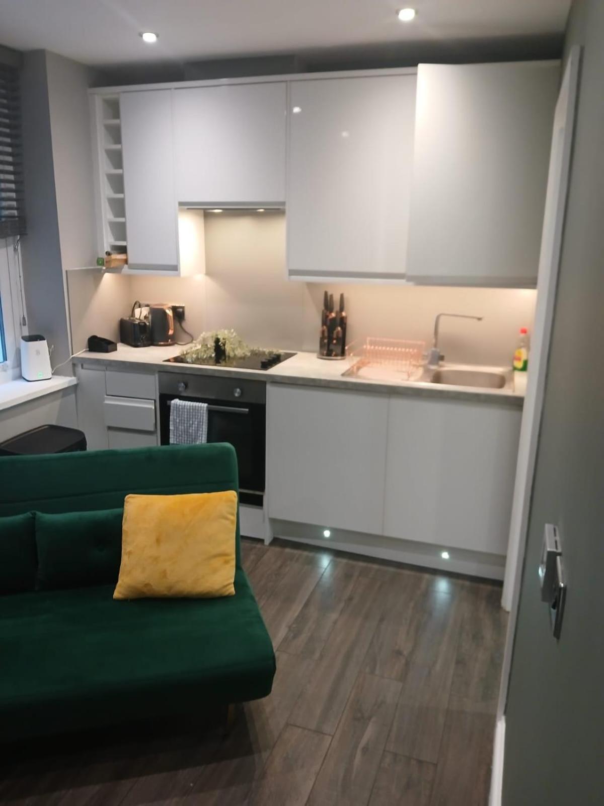 Beautiful Brighton Apartment, 5Min Walk To Beach ภายนอก รูปภาพ